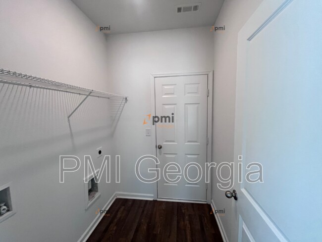 Building Photo - 3334 Bridgewood Dr