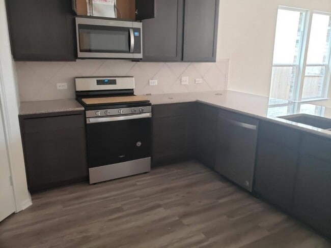 Foto del edificio - 1824 Stinnett Dr