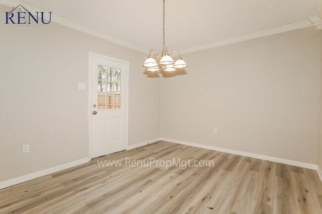 Building Photo - AVAILABLE NOW FOR A SELF GUIDED TOUR!