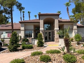 Building Photo - 75 N Valle Verde Dr