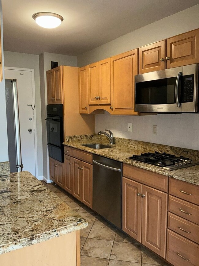 Foto del edificio - Luxury 2-bedroom 2-bath condo in Grosvenor...