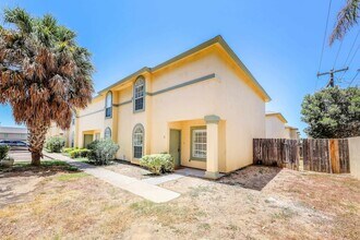 Building Photo - 1000 Ranchway Dr