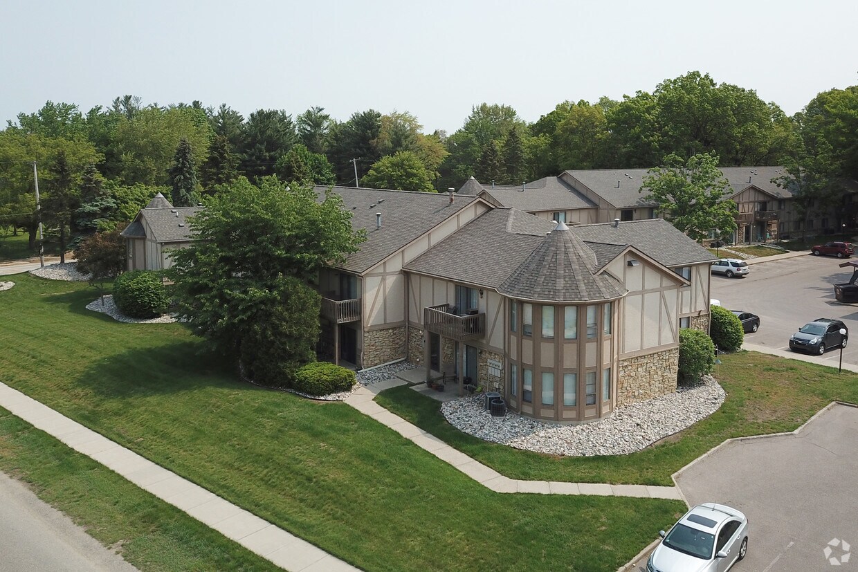 Alpine Slopes Apartments Apartments at 4285 Alpenhorn Dr NW Comstock