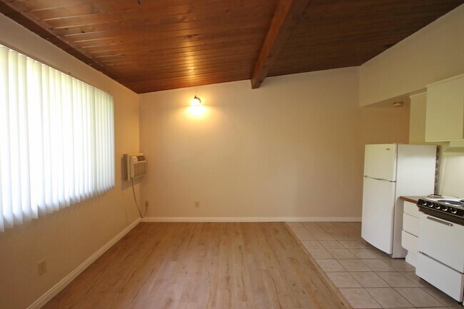 Foto del edificio - 222 S Oak Knoll Ave