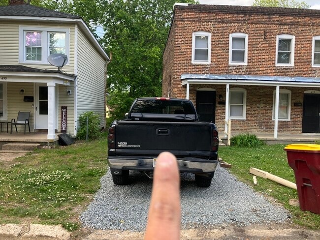 Building Photo - 657 Pegram St