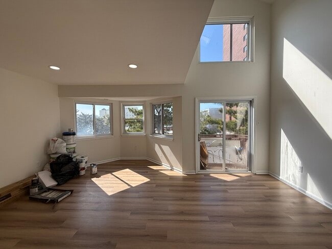 Building Photo - 1434 Mediterranean Ave