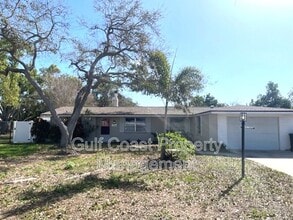 Building Photo - 7464 Cass Cir