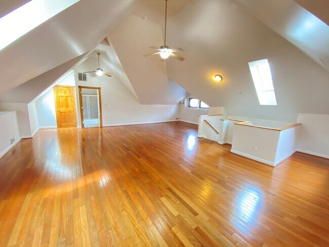 Foto del edificio - 316-318 W 7th Ave