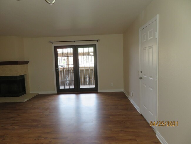 Foto del edificio - NEW INTERIOR PAINT, NEW FLOORIG, NEW APPLI...