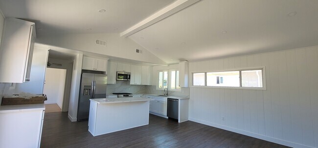 Foto del edificio - 5509 W 134th St