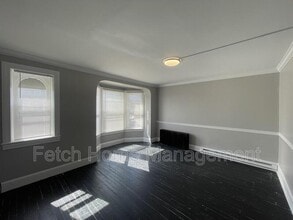 Building Photo - 631 Roosevelt Ave