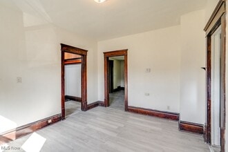 Building Photo - 485 Allyn St