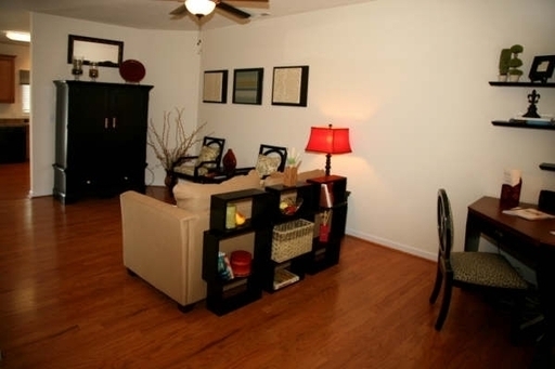 Building Photo - Townhouse for Rent in Mount Crawford