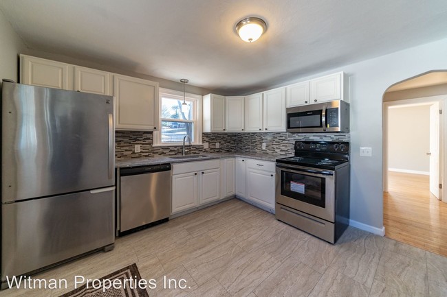 Building Photo - 4 br, 1 bath House - 39 Thompson Street