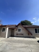 Building Photo - 1405 Skyline Dr