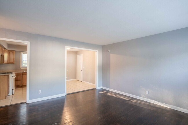 Foto del edificio - 3 BED 1 BATH! Schedule a tour today!