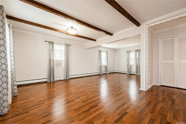 Foto del edificio - 8 Sandy Ln