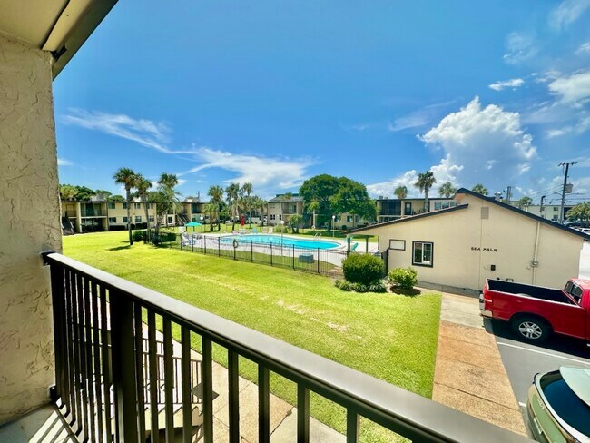 Foto del edificio - 300 Miracle Strip Pkwy SW