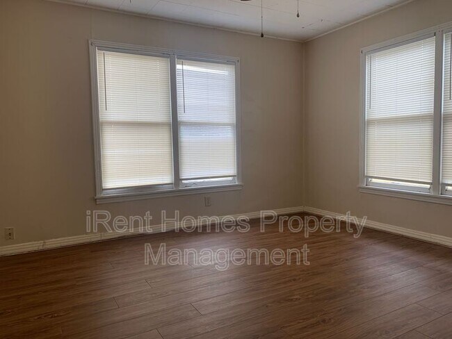 Building Photo - 2213 Jomar St