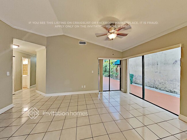 Building Photo - 9142 Grand Canal Dr