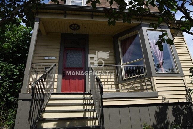 Building Photo - 3502 SE 13th Ave