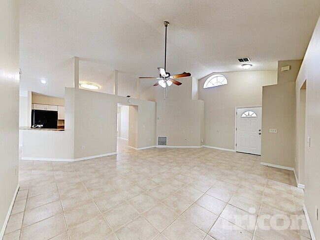 Building Photo - 134 N Aberdeen Cir