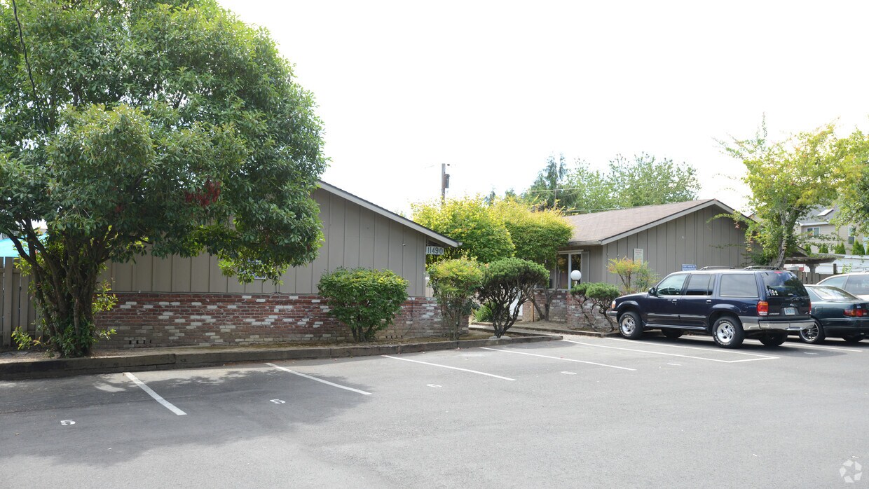 Building Photo - 11490 SW Denney Rd