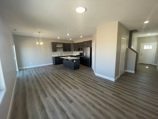 Foto del edificio - Cedar Reserve End Unit!!