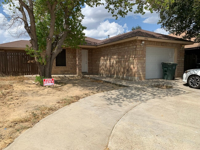 Building Photo - 3904 Los Presidentes Ave