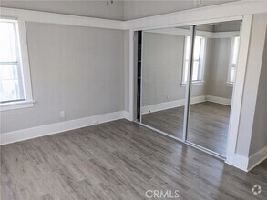 Building Photo - 406 Linden Ave