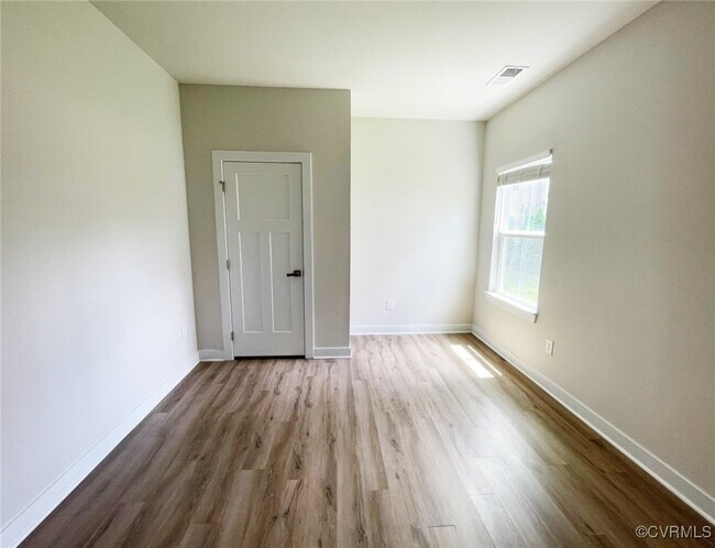 Foto del edificio - 6331 Sagamore Way