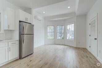 Building Photo - 671 Palisade Ave