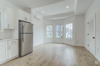 Building Photo - 671 Palisade Ave