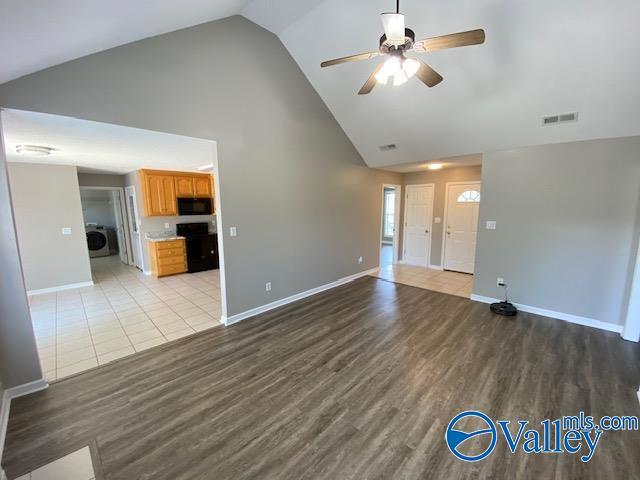 Foto del edificio - 27126 Elkins Rd