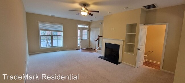 Building Photo - 3 br, 2.5 bath House - 2022 Highland Villa...