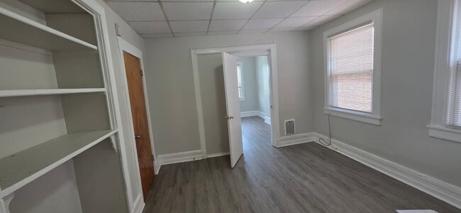 Building Photo - 382 Bond St