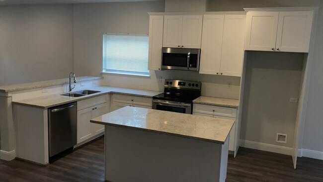 Foto del edificio - 8218 Parker Rd