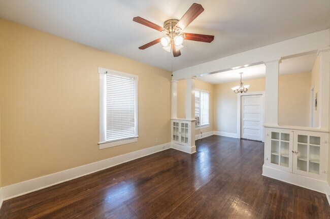 Foto del edificio - QUAINT 2/1 HOUSE AVAILABLE IN NOW!
