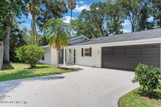 Building Photo - 593 Palmera Dr E