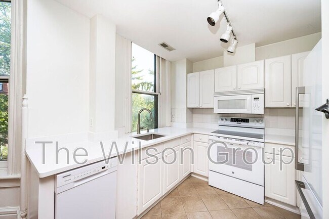 Foto del edificio - 1007 W Franklin St