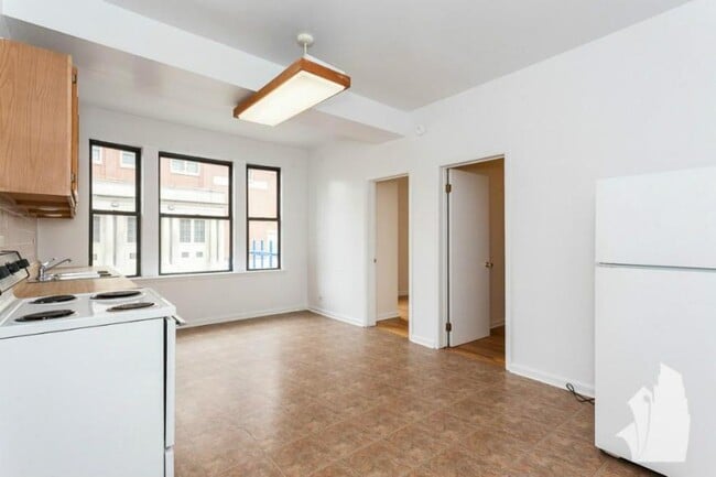 Foto del edificio - 3 bedroom in Chicago IL 60647