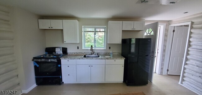 Building Photo - 4 Rudine St