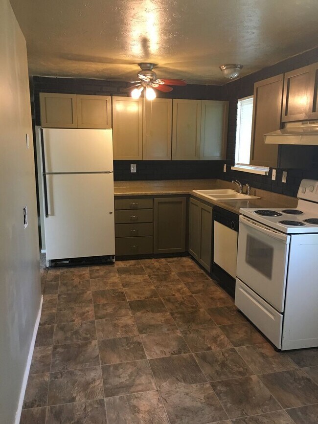 Foto del edificio - 6046 S 4000 W