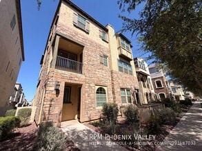 Building Photo - 2745 S Balsam Dr
