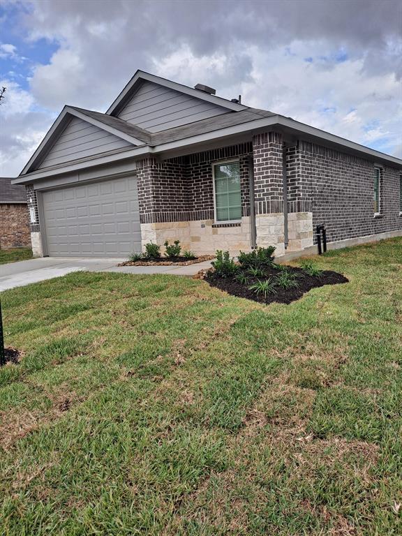 Building Photo - 24058 Lillian Springs