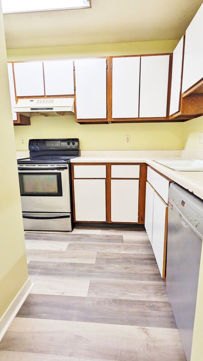 Foto del edificio - 534 E Graham Pl