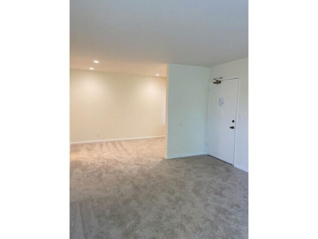 Building Photo - 495 Ignacio Blvd