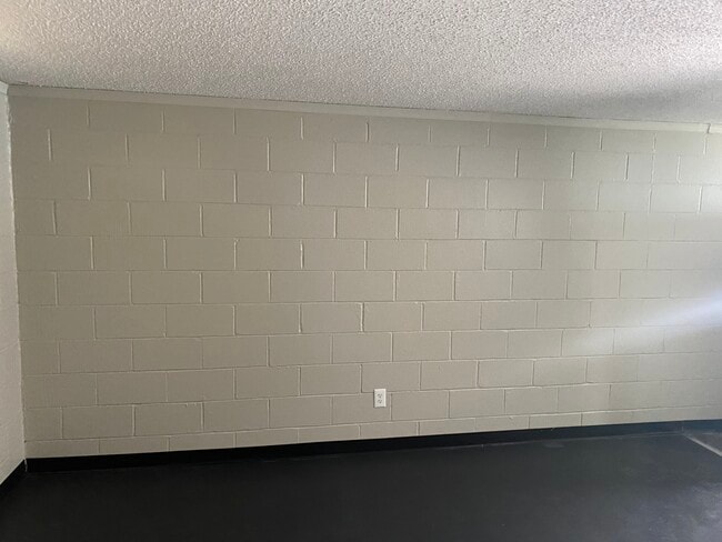 Building Photo - 3033 Howell Ct