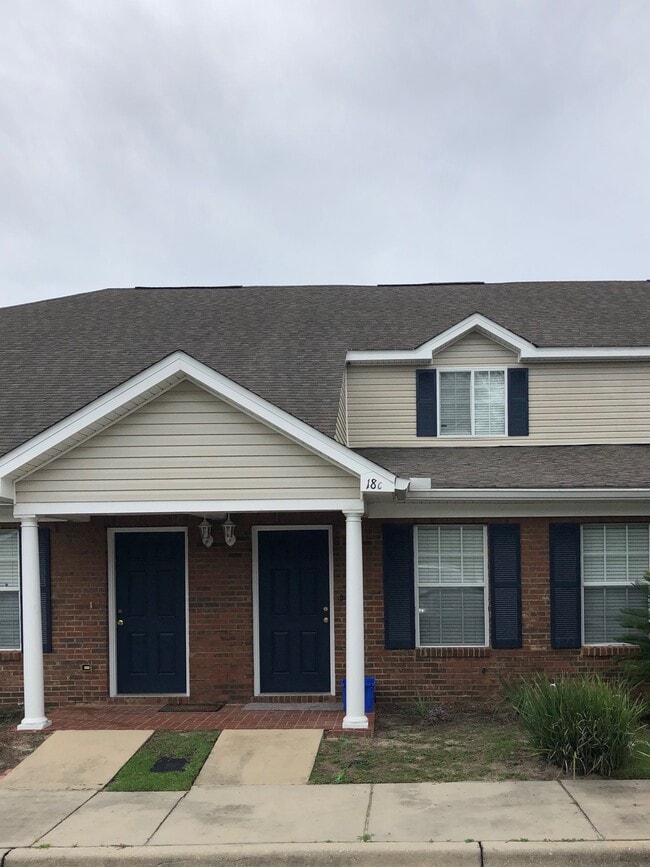 Building Photo - 18 Guinevere Ln