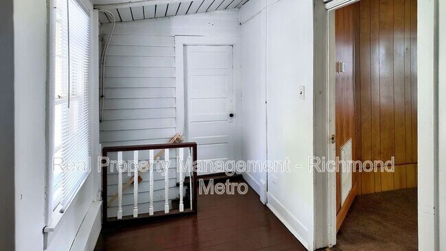 Building Photo - 707 2nd Ave